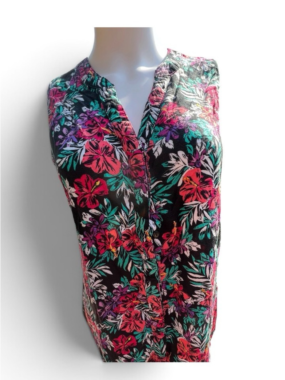 Indigo Sleeveless Floral V-Neck Blouse - Black with Pink & Green. Size M.